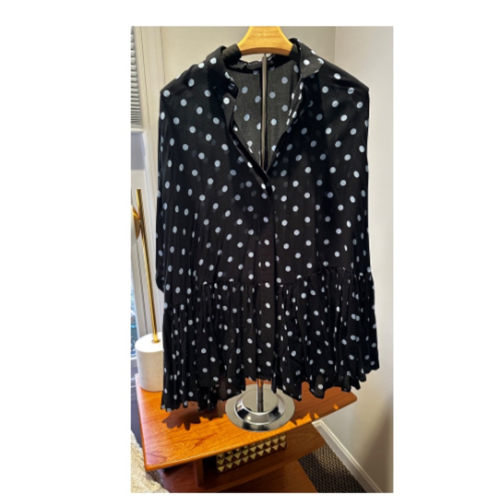 Zara Flowing blouse with lapel collar and long sleeves. Sz:L